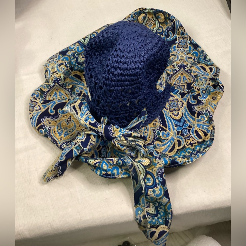 Elegant Blue Paisley Sun Hat - Picture 3 of 3